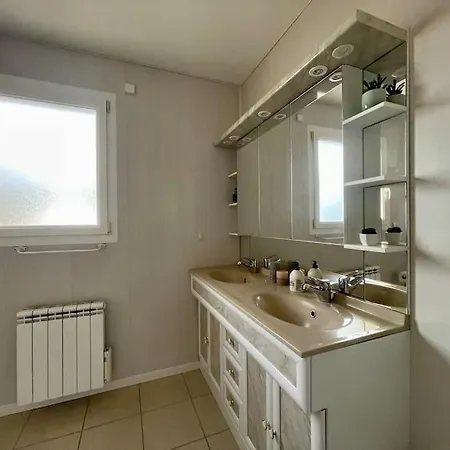 La Cle Des Champs By Melrose Holiday home *